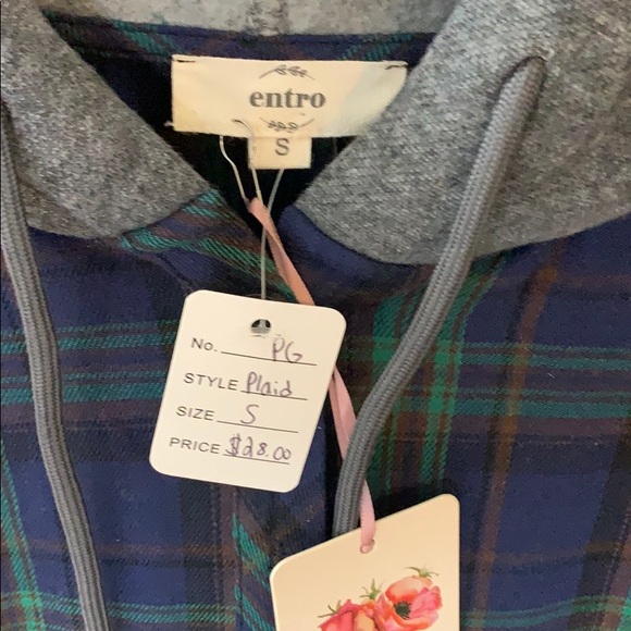 Hooded plaid flannel - Picture 2 of 4